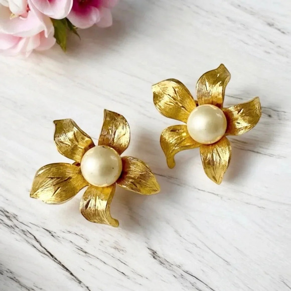 Vintage Jewelry - SOLD!! Vintage Designer Quality Golden Faux Pearl Clip on Flower Earrings.